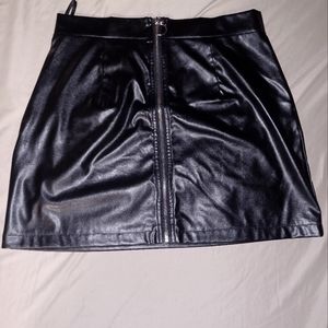 Fake leather skirt